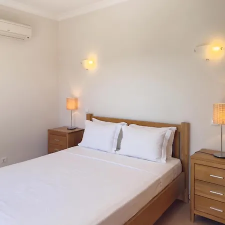 Encosta Oliveiras Apartment *